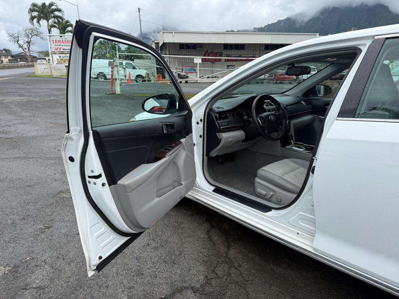 Toyota Camry XLE V6 2014