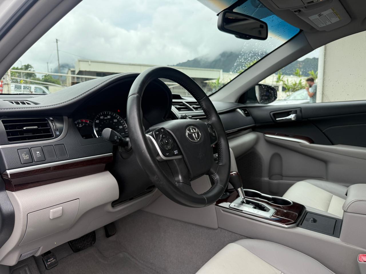 Toyota Camry XLE V6 2014