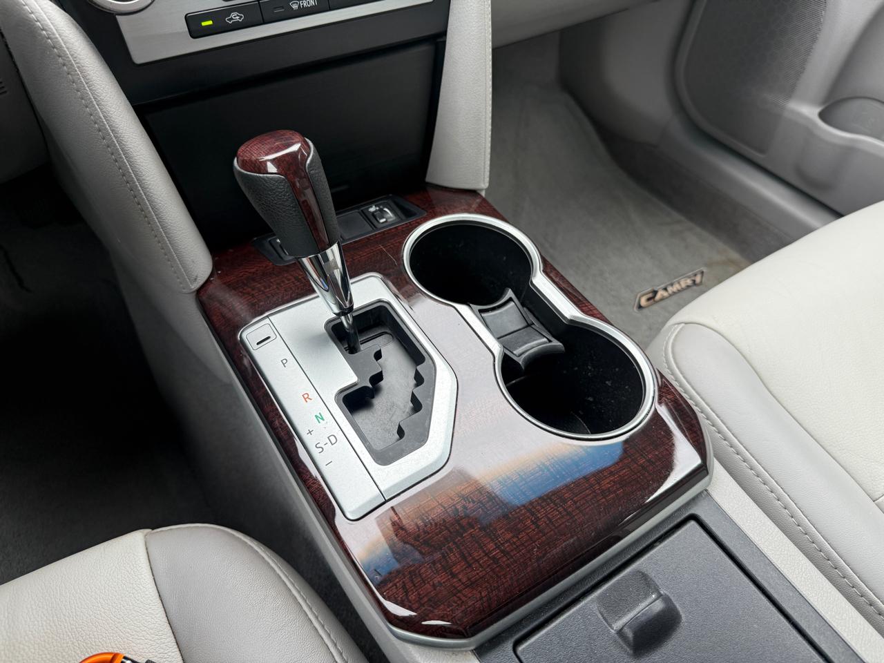 Toyota Camry XLE V6 2014