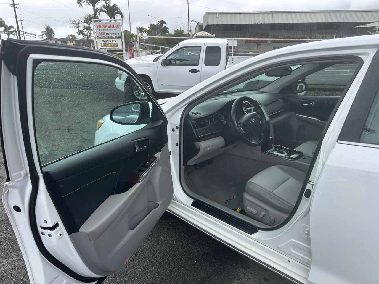 Toyota Camry XLE V6 2014
