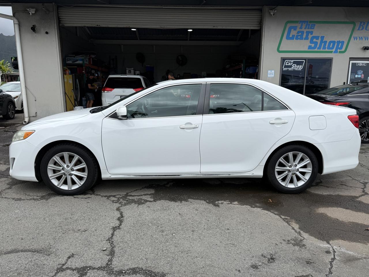 Toyota Camry XLE V6 2014