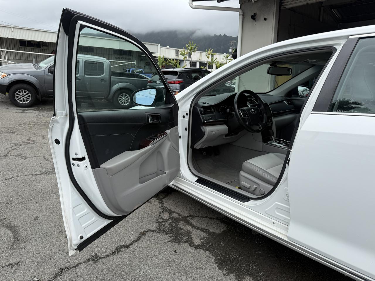 Toyota Camry XLE V6 2014