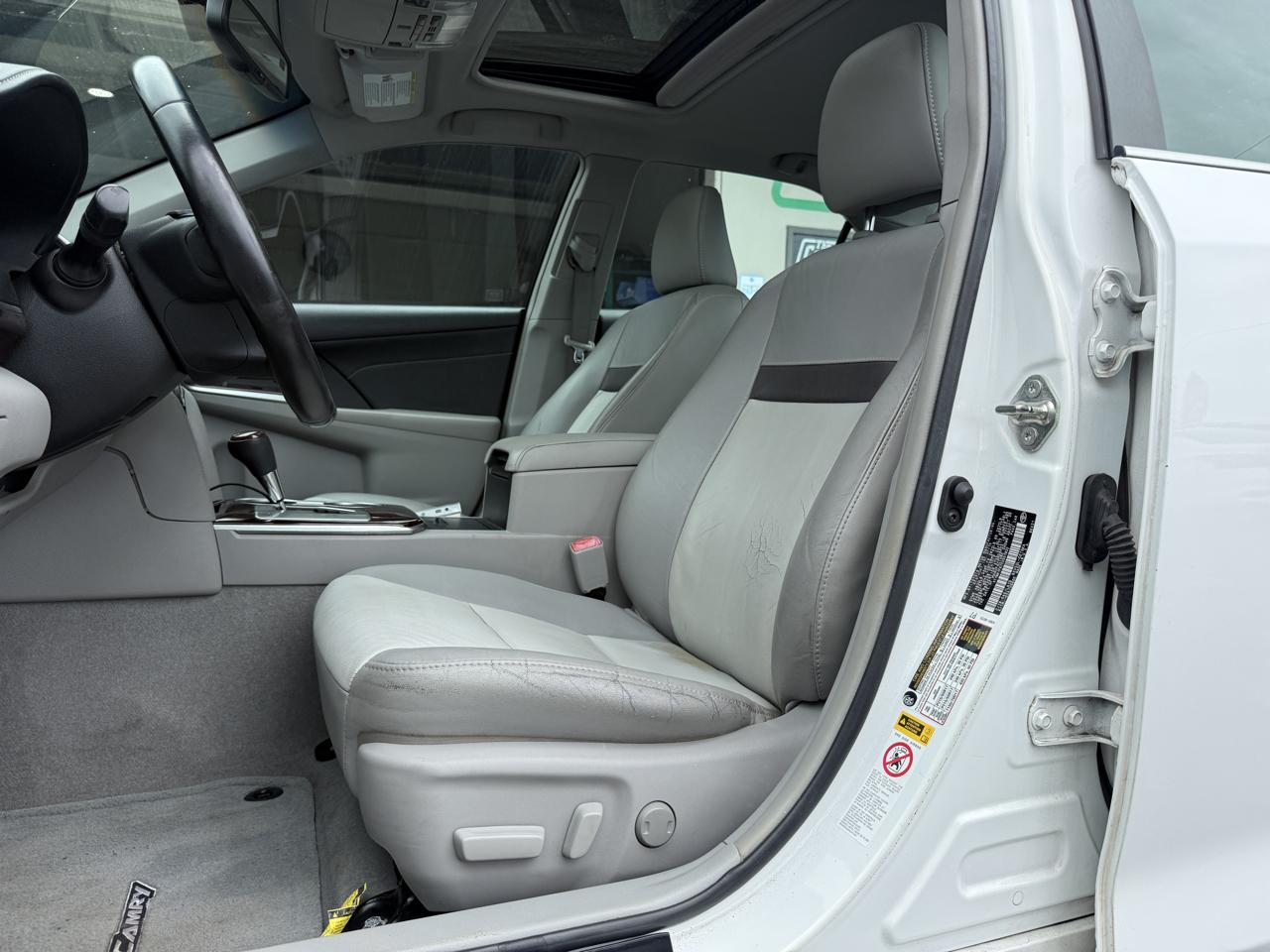 Toyota Camry XLE V6 2014