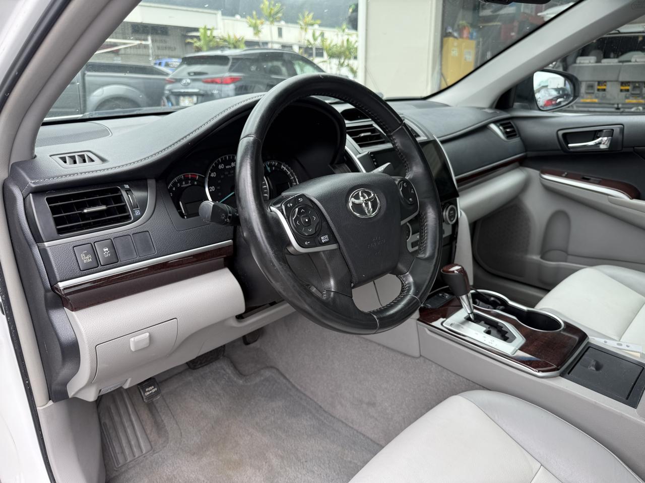 Toyota Camry XLE V6 2014