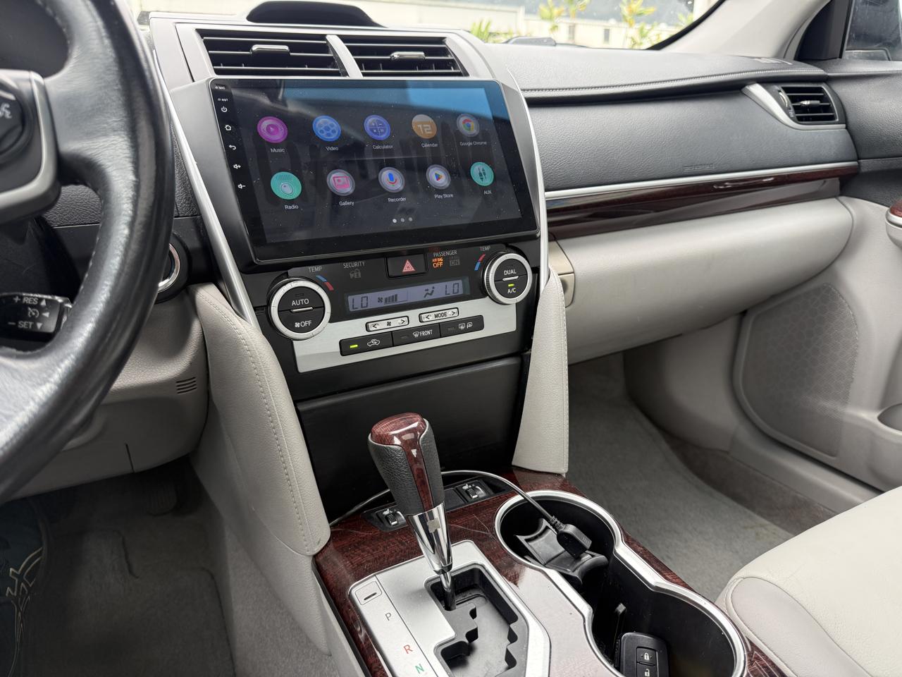 Toyota Camry XLE V6 2014