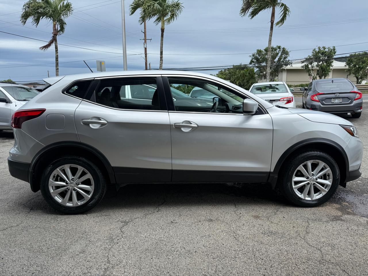 Nissan Rogue Sport S 2017