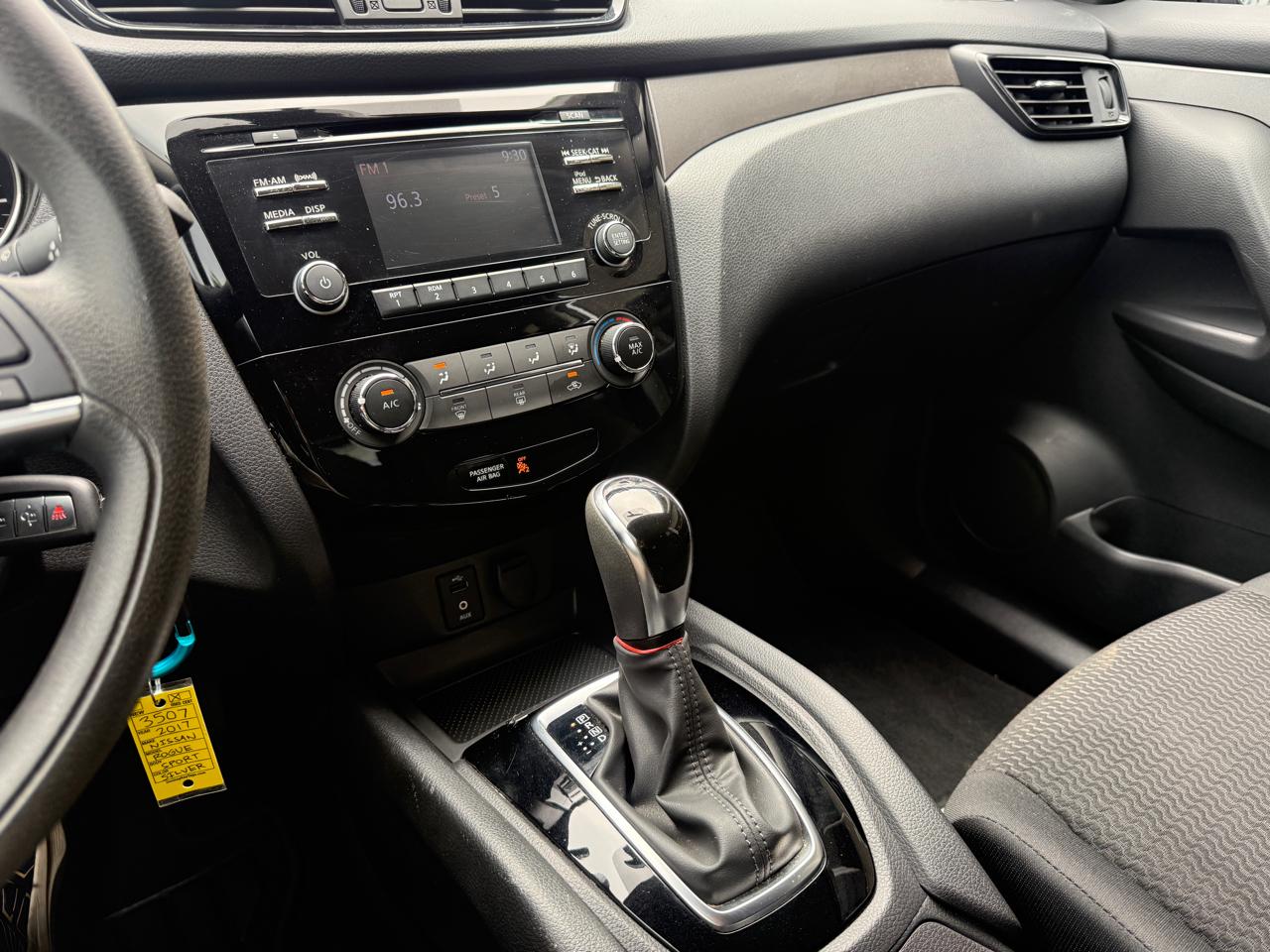 Nissan Rogue Sport S 2017