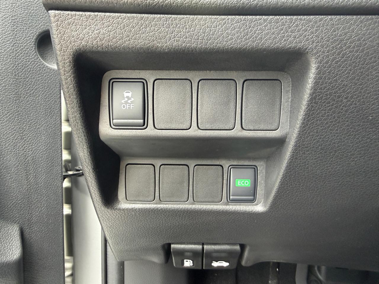 Nissan Rogue Sport S 2017