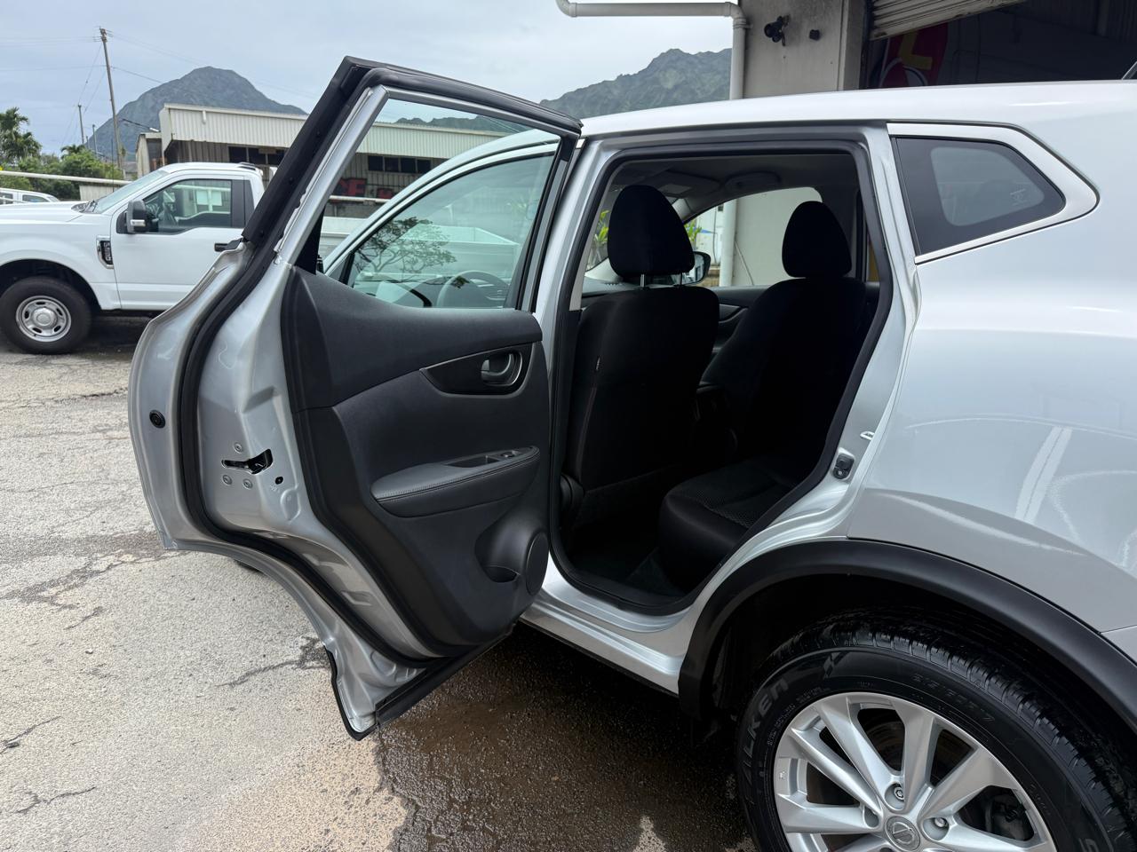 Nissan Rogue Sport S 2017