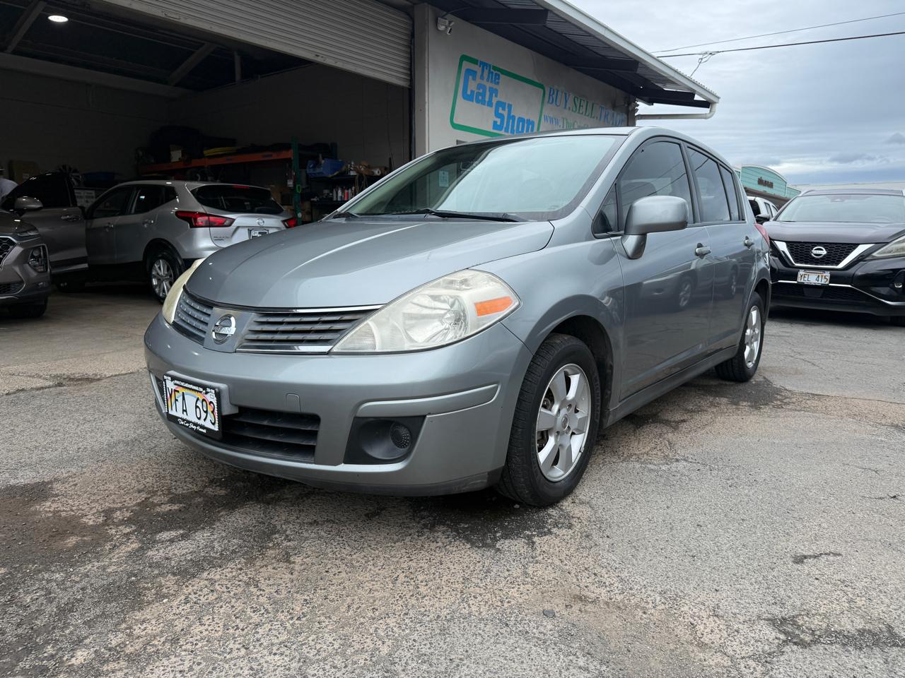 Nissan Versa 1.8 SL Hatchback 2009