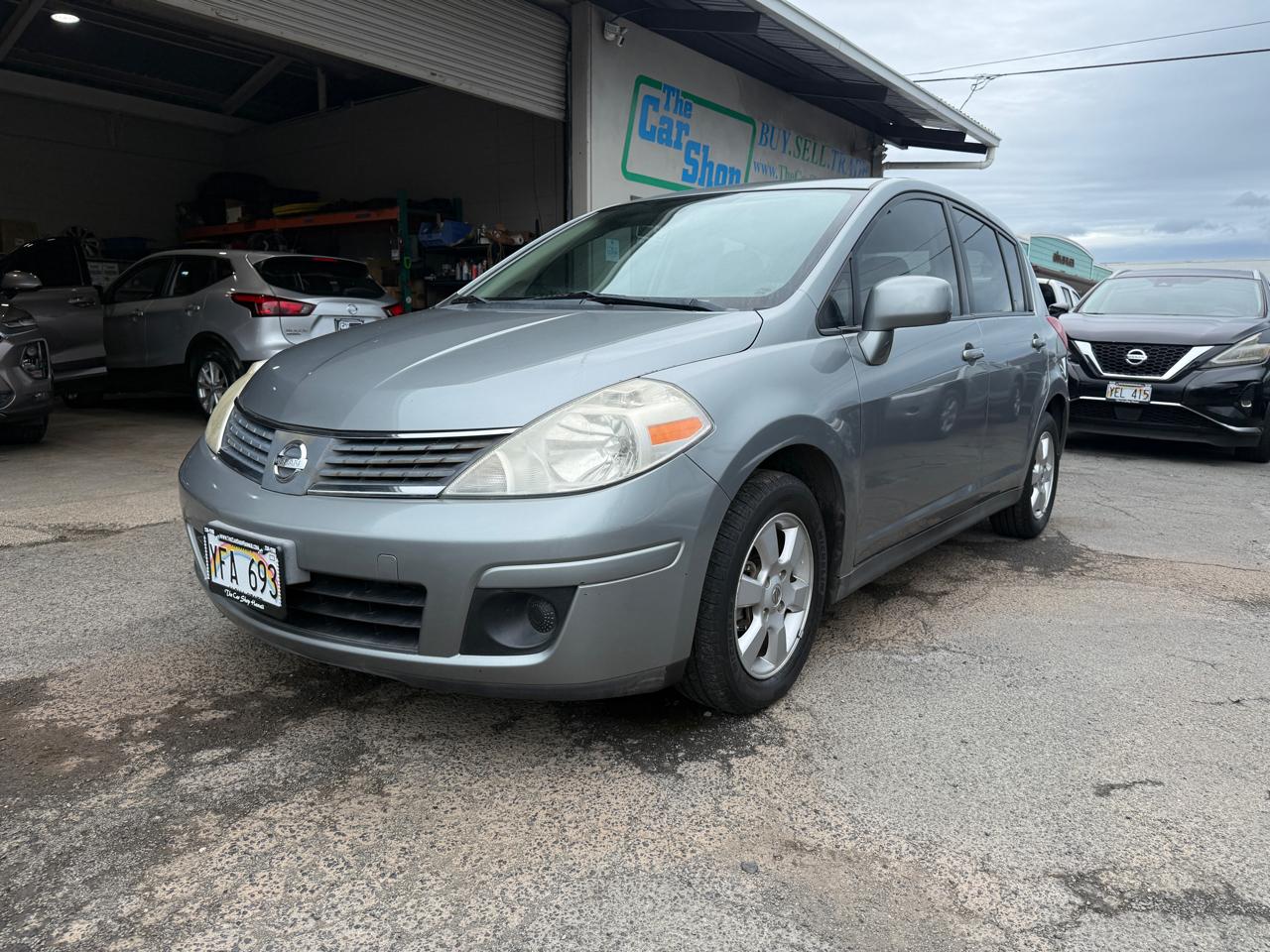 Nissan Versa 1.8 SL Hatchback 2009
