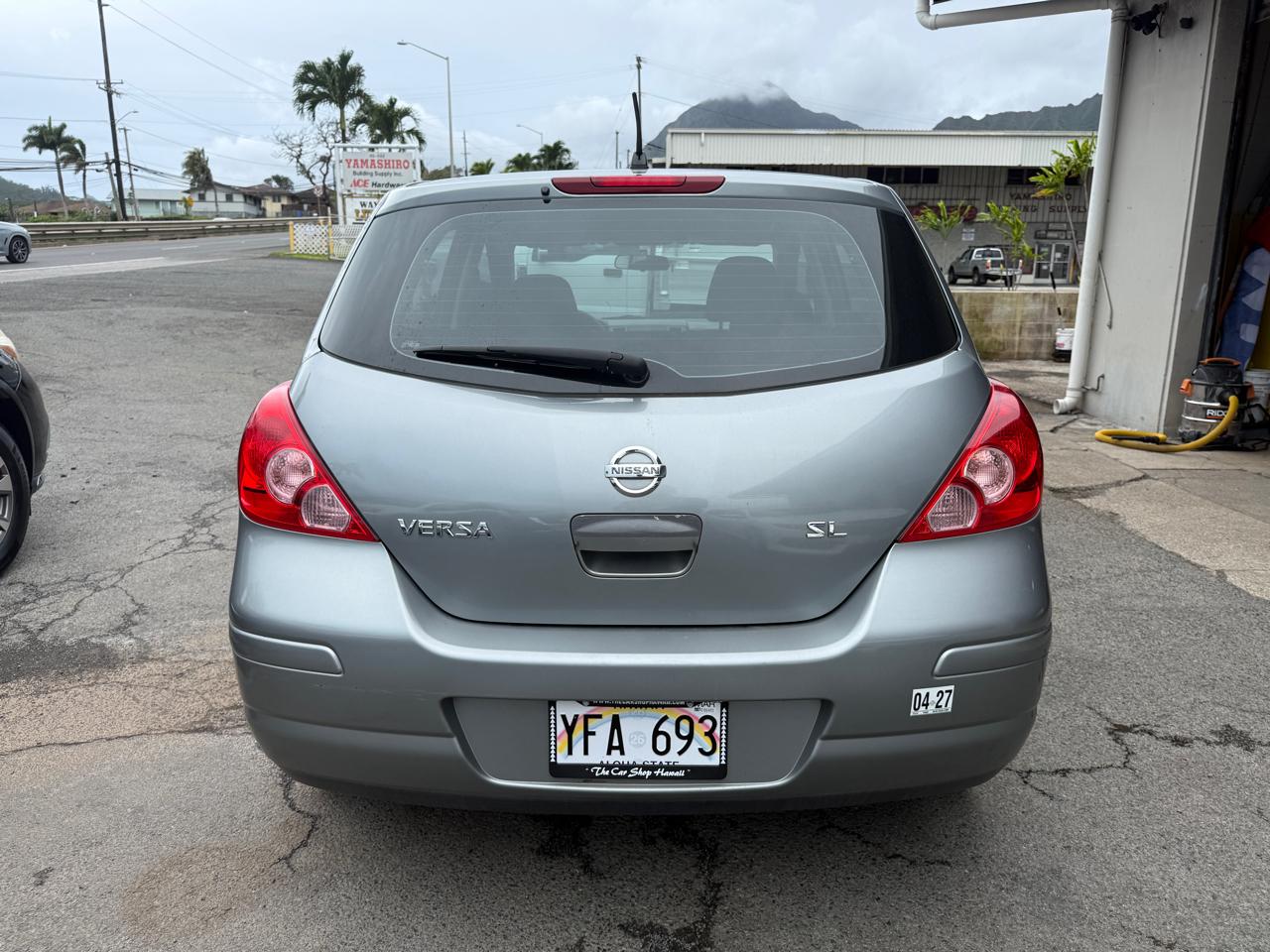Nissan Versa 1.8 SL Hatchback 2009