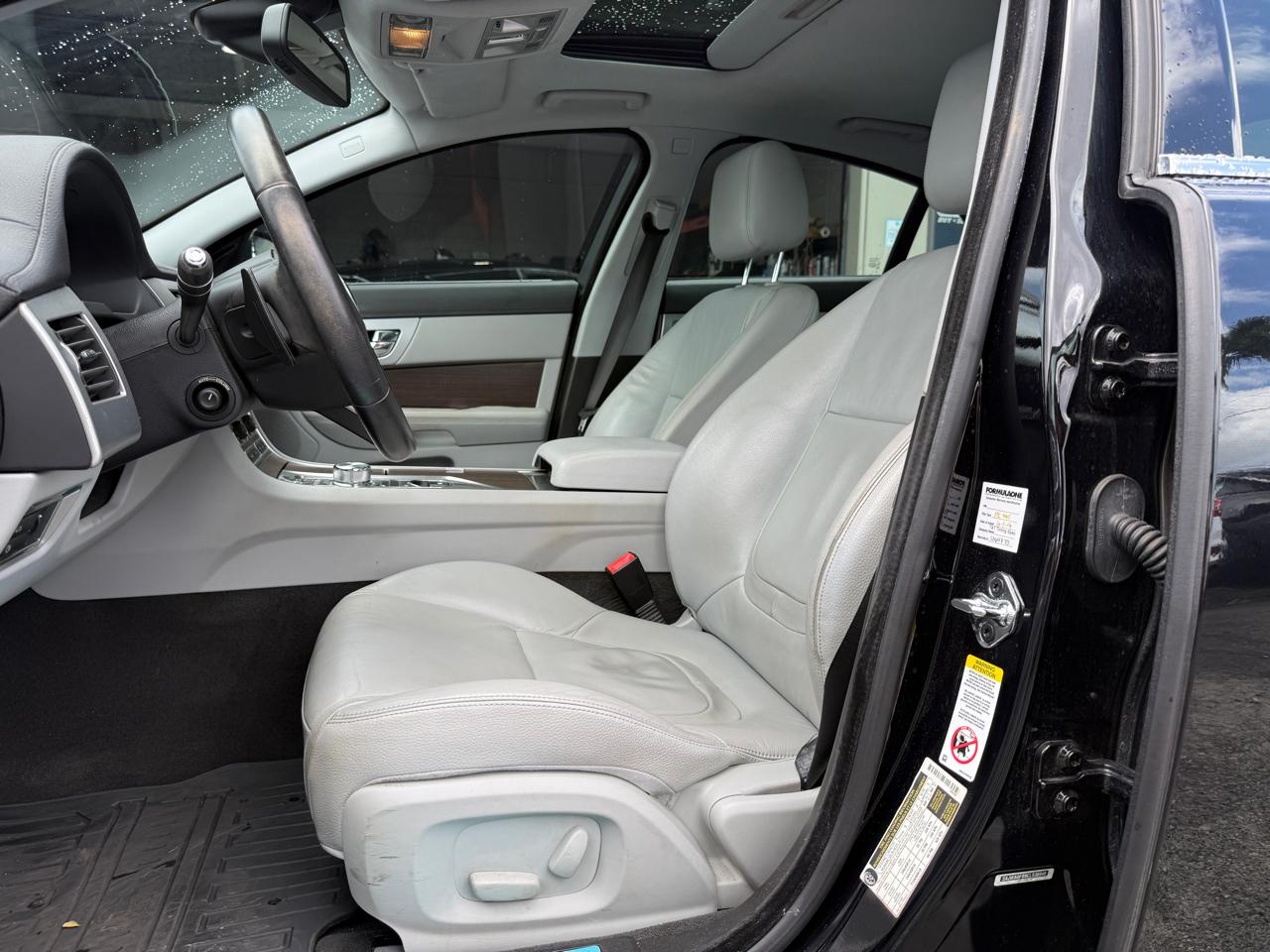 Jaguar XF-Series XF 2012