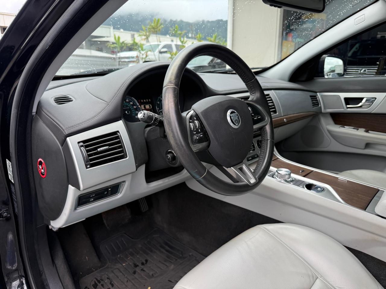 Jaguar XF-Series XF 2012