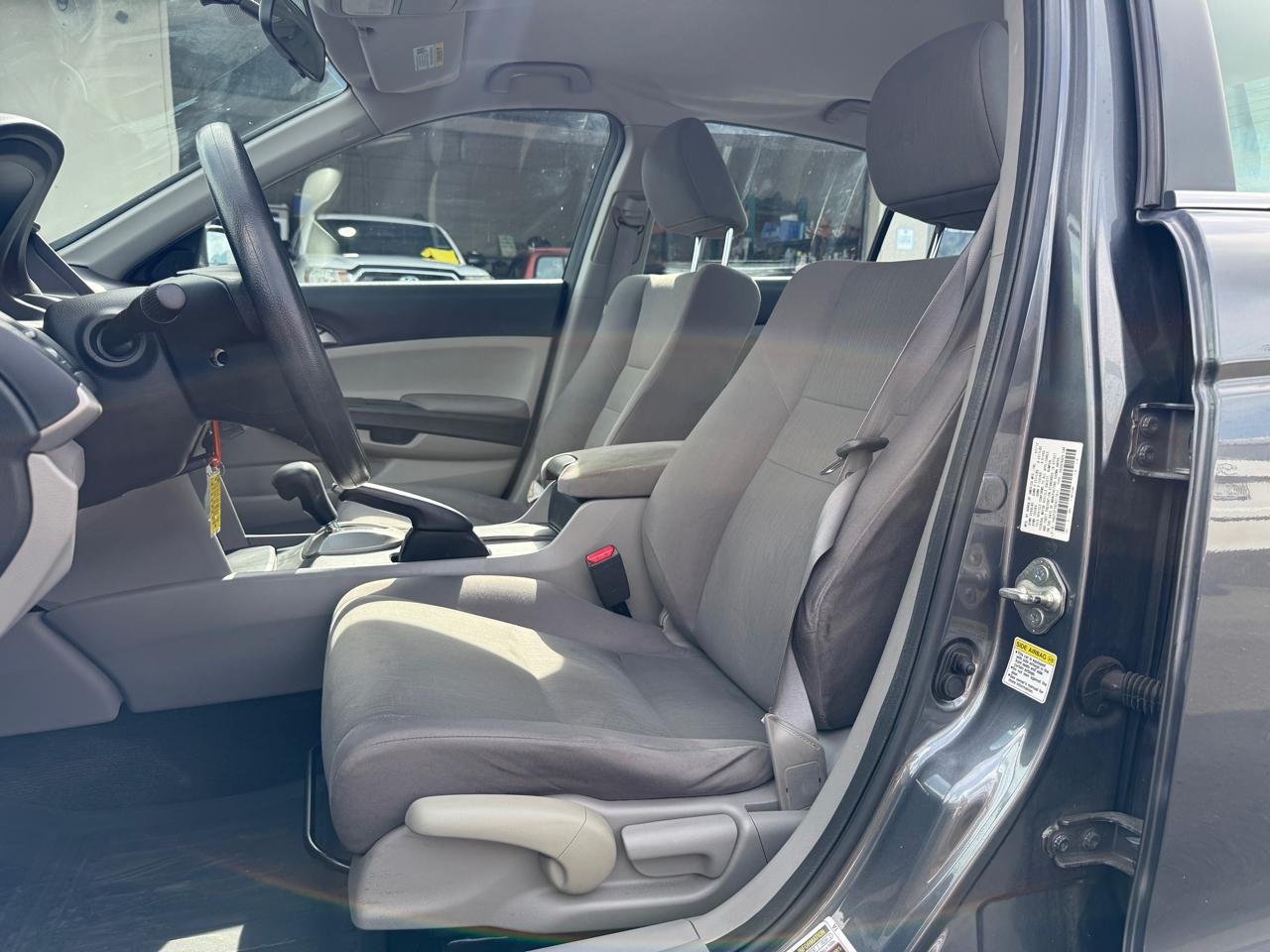 Honda Accord LX sedan AT 2012