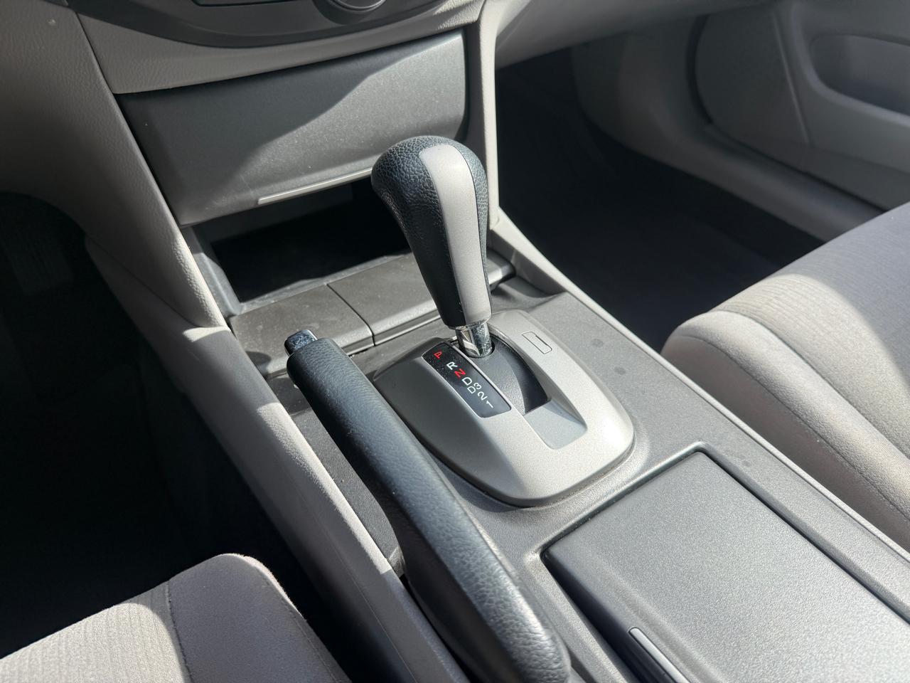 Honda Accord LX sedan AT 2012