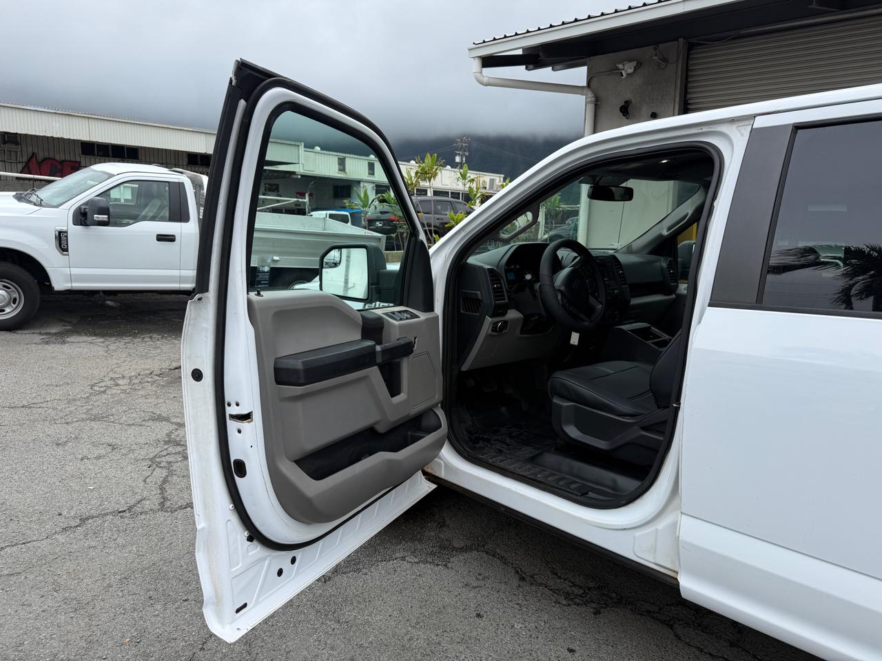 Ford F-150 XL SuperCrew 5.5-ft. Bed 4WD 2017