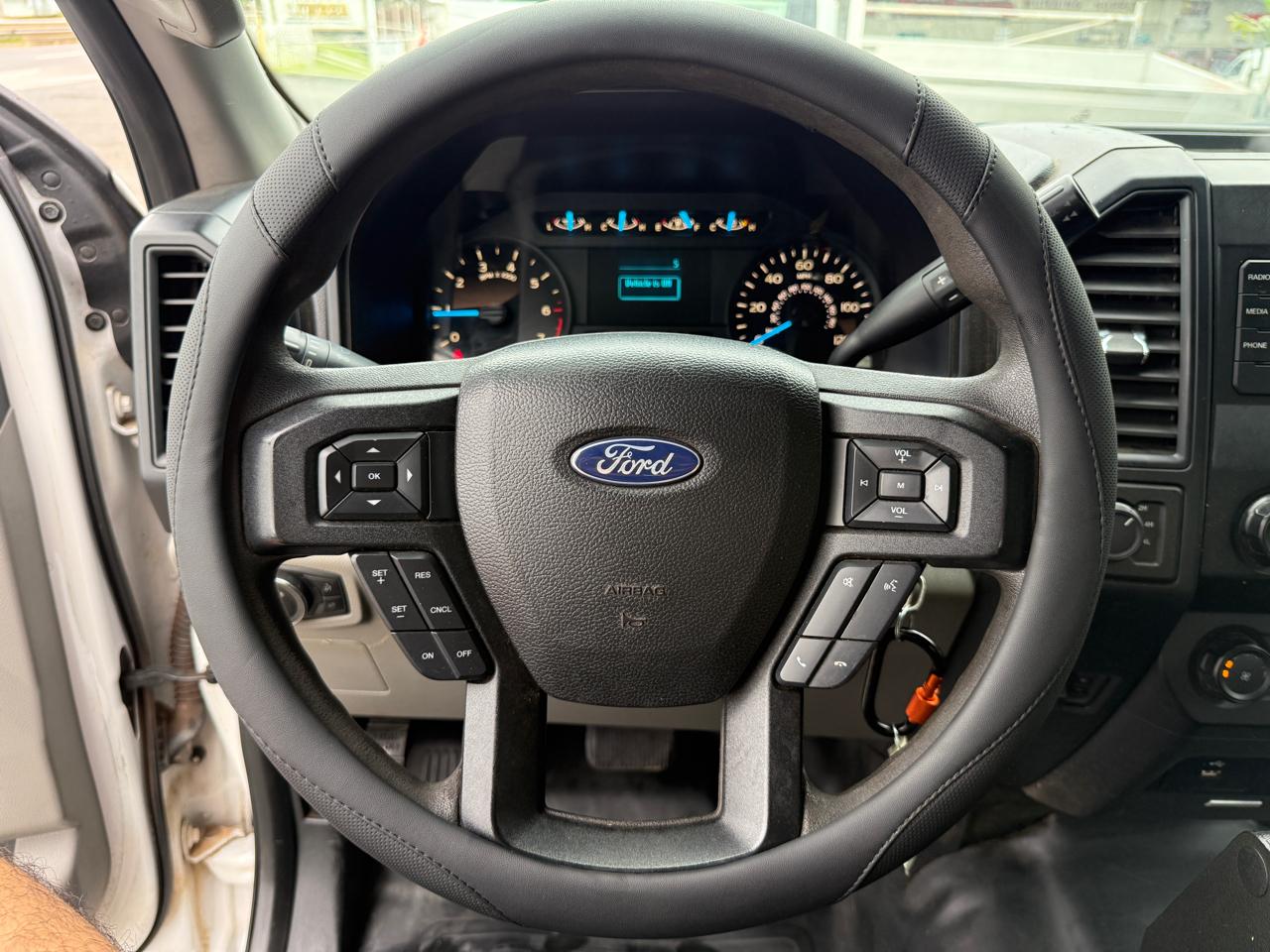 Ford F-150 XL SuperCrew 5.5-ft. Bed 4WD 2017