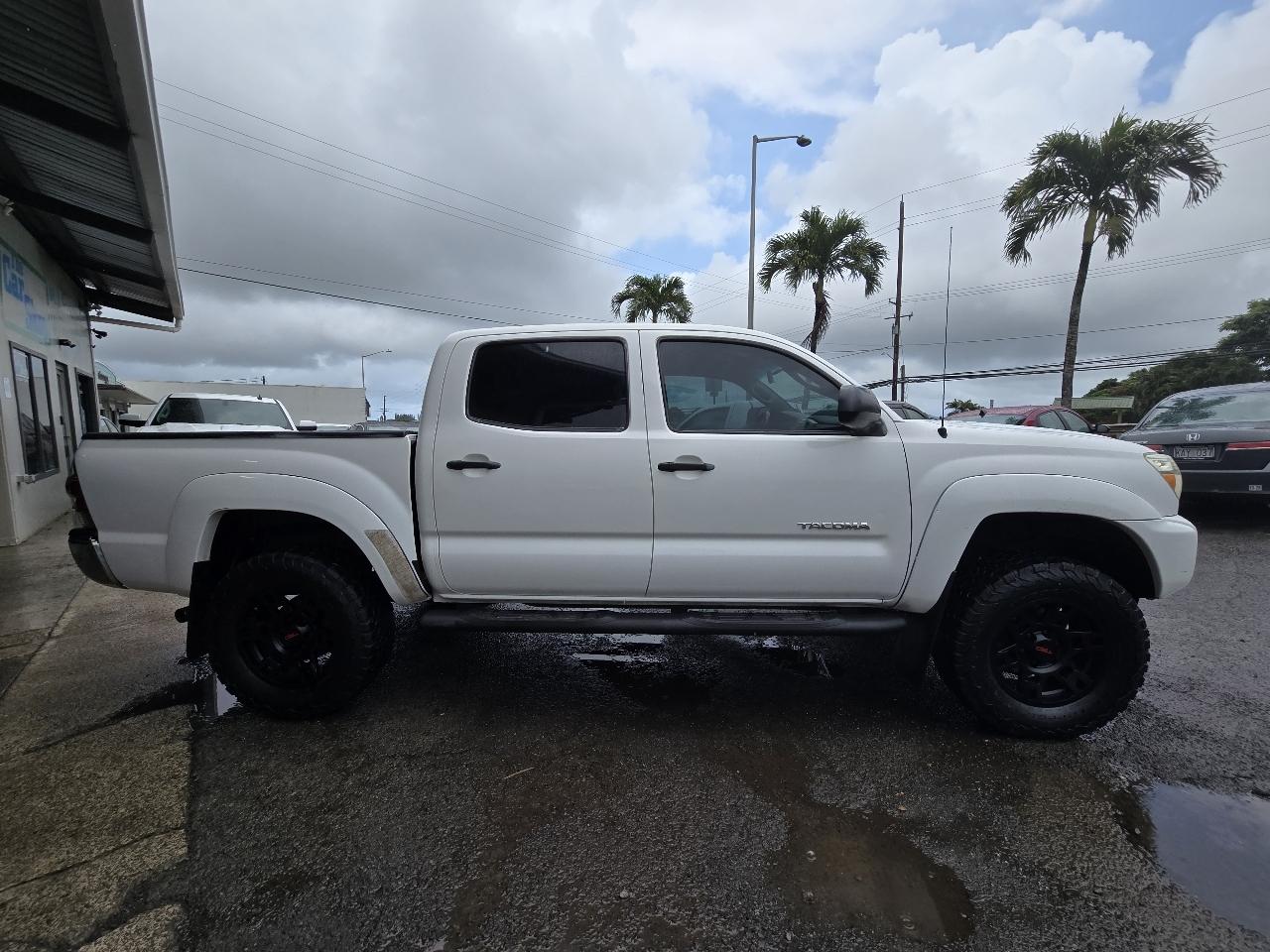 Toyota Tacoma PreRunner Double Cab V6 5AT 2WD 2015
