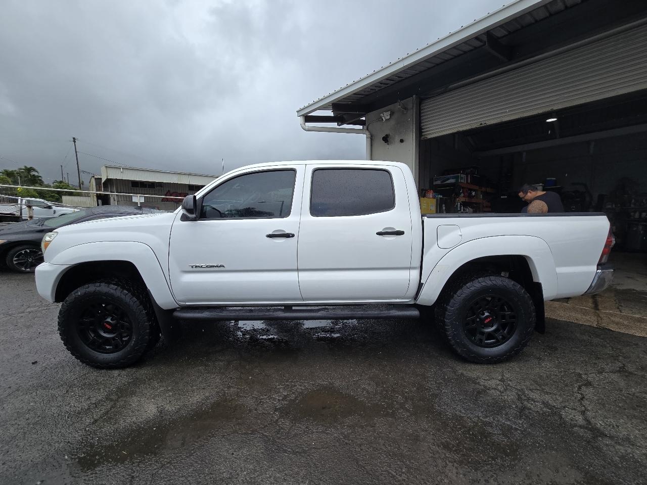 Toyota Tacoma PreRunner Double Cab V6 5AT 2WD 2015