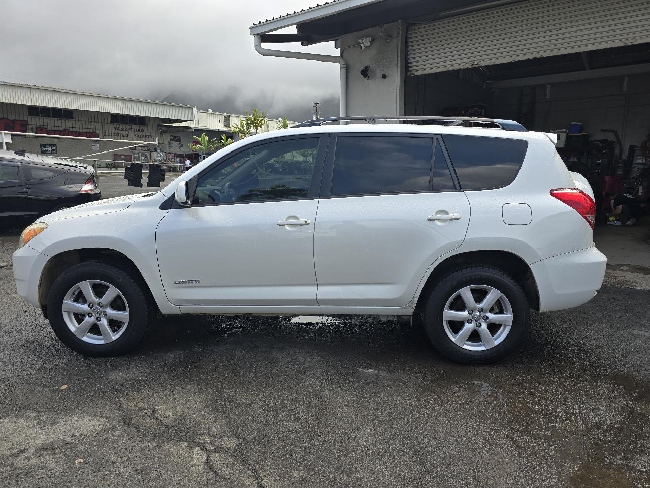 Toyota RAV4 Limited I4 2WD with 3rd Row 2008