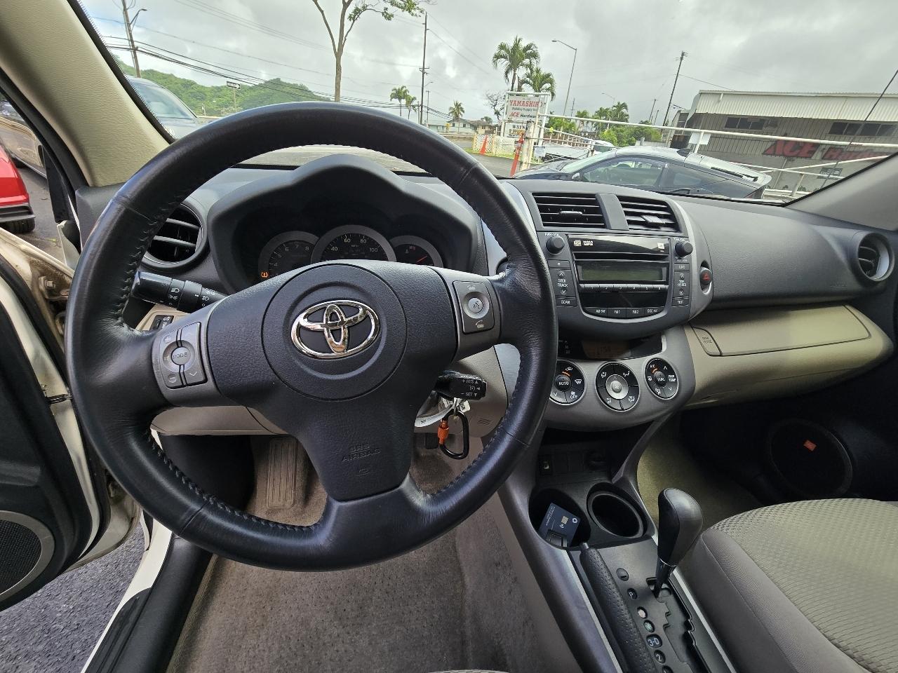 Toyota RAV4 Limited I4 2WD with 3rd Row 2008