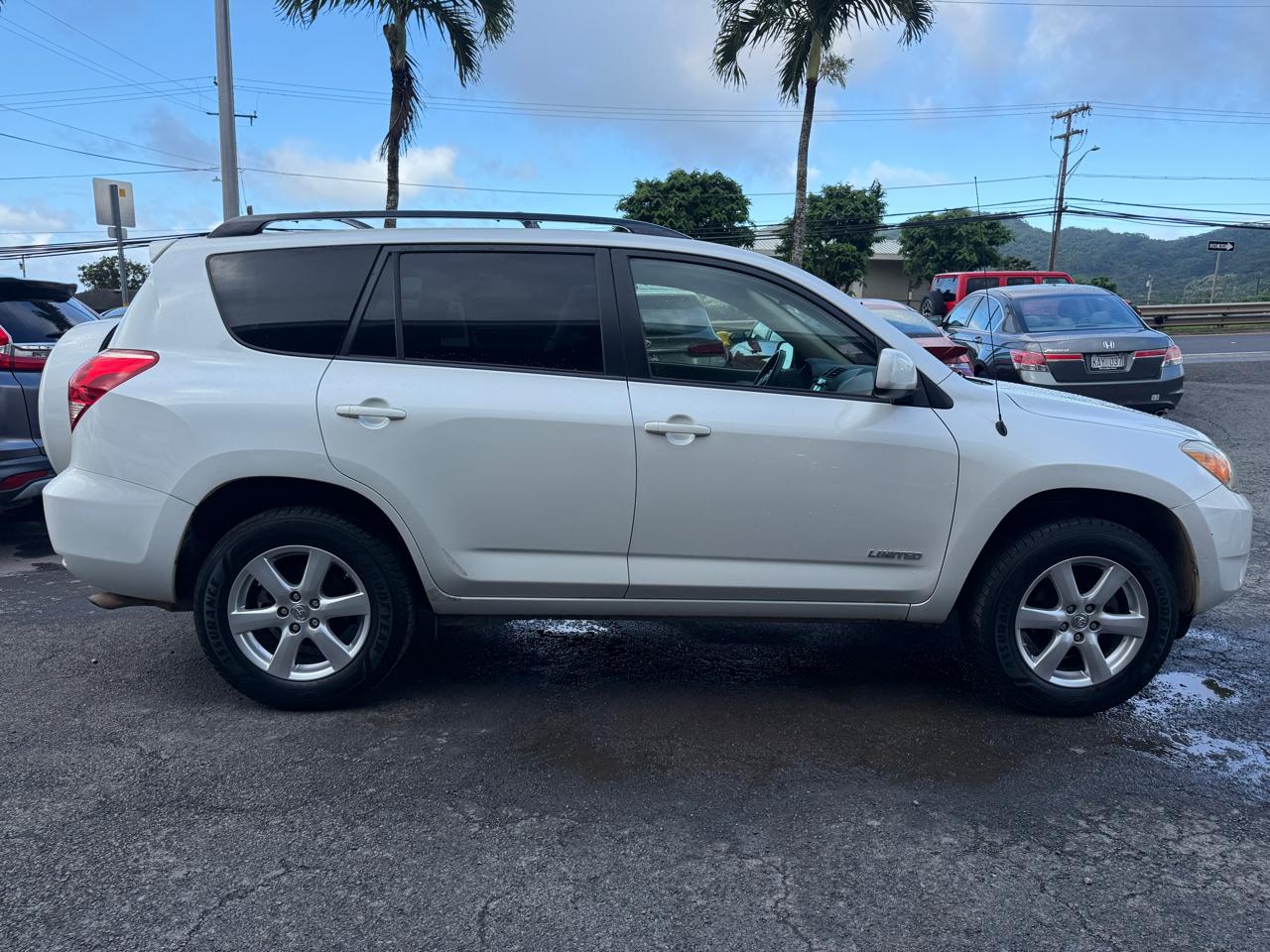 Toyota RAV4 Limited I4 2WD with 3rd Row 2008