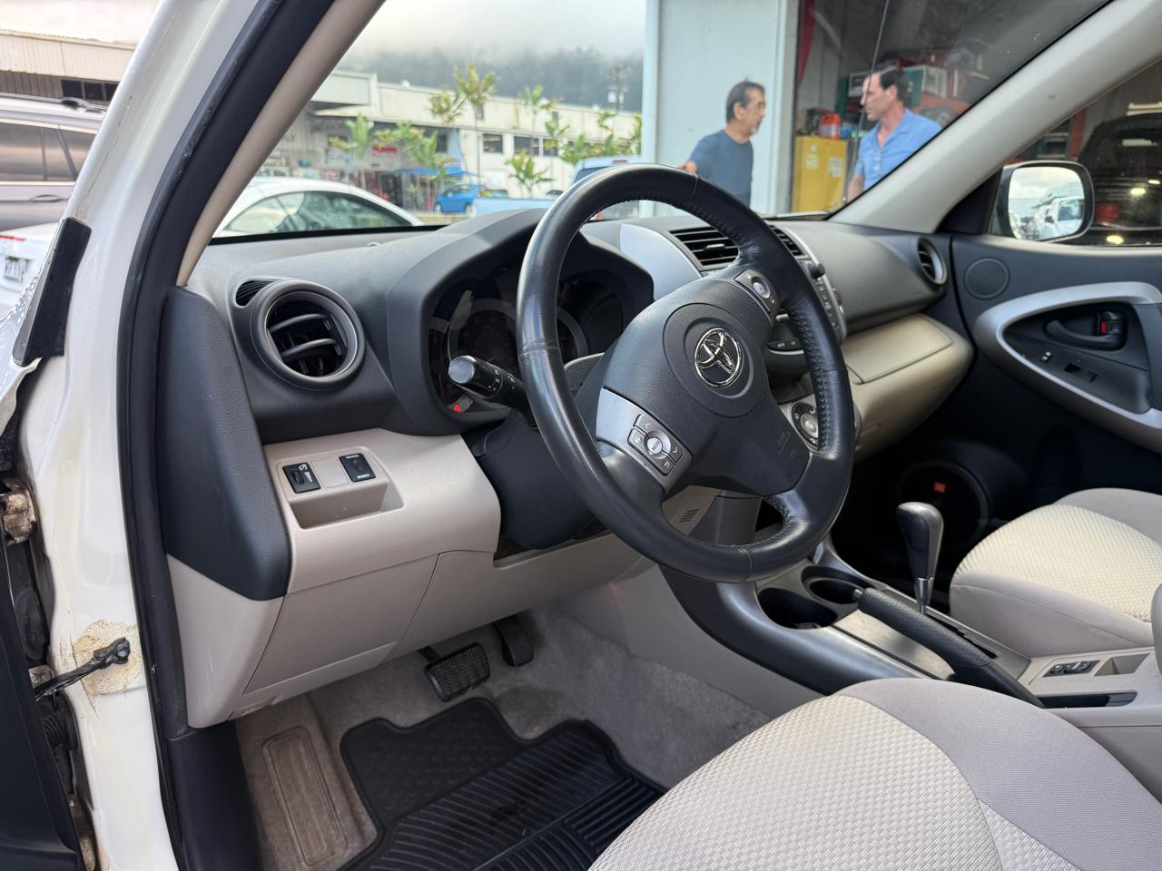 Toyota RAV4 Limited I4 2WD with 3rd Row 2008
