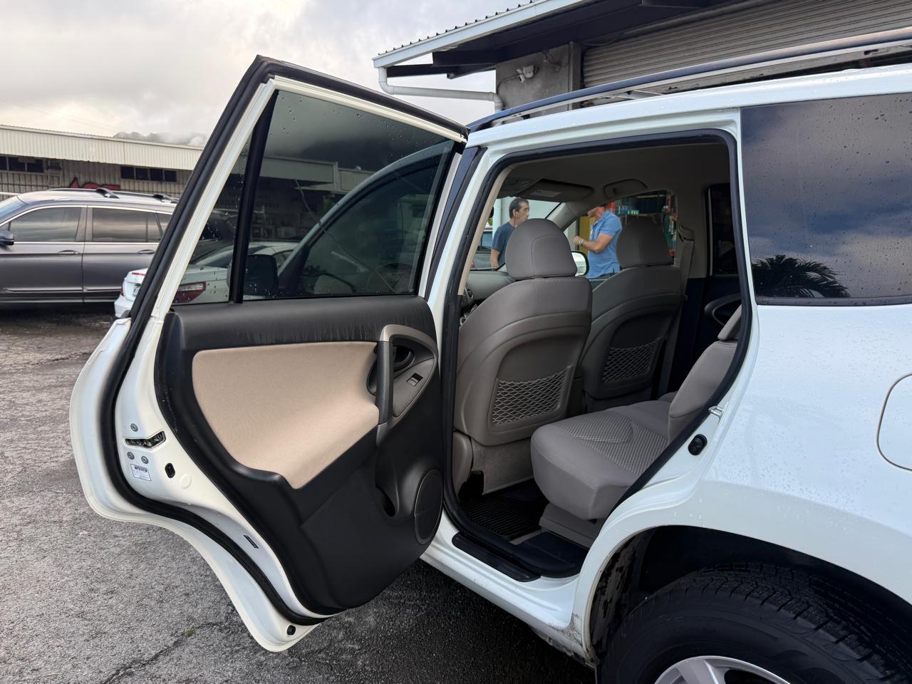 Toyota RAV4 Limited I4 2WD with 3rd Row 2008