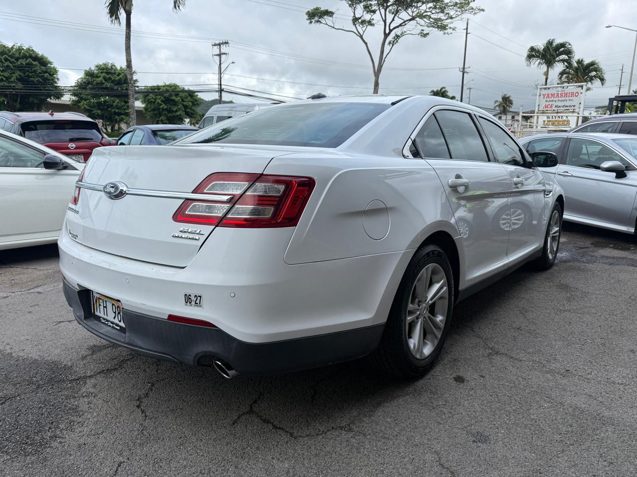 Ford Taurus SEL FWD 2014
