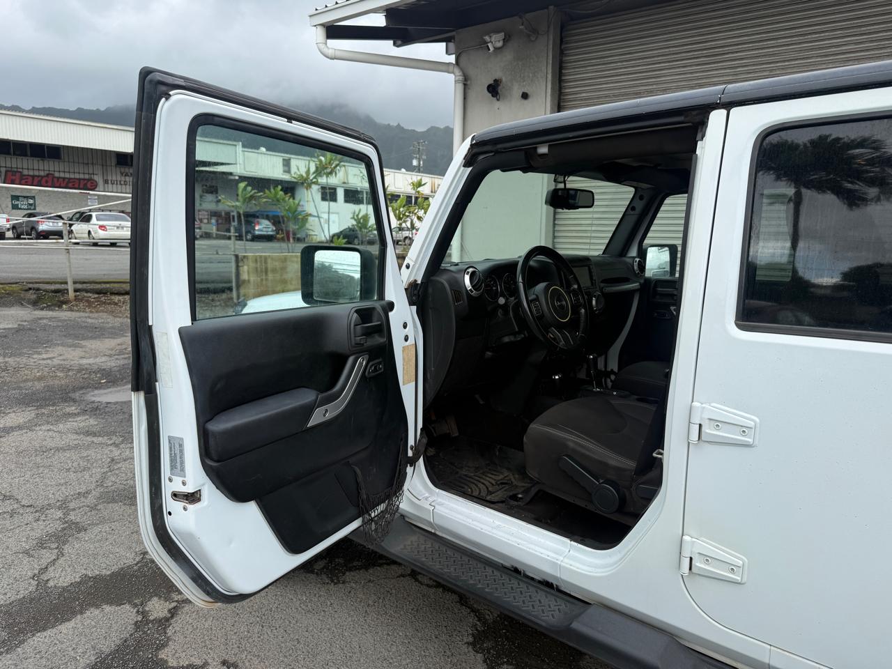 Jeep Wrangler Unlimited Sahara 4WD 2017