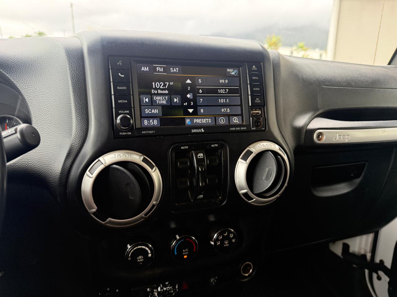 Jeep Wrangler Unlimited Sahara 4WD 2017
