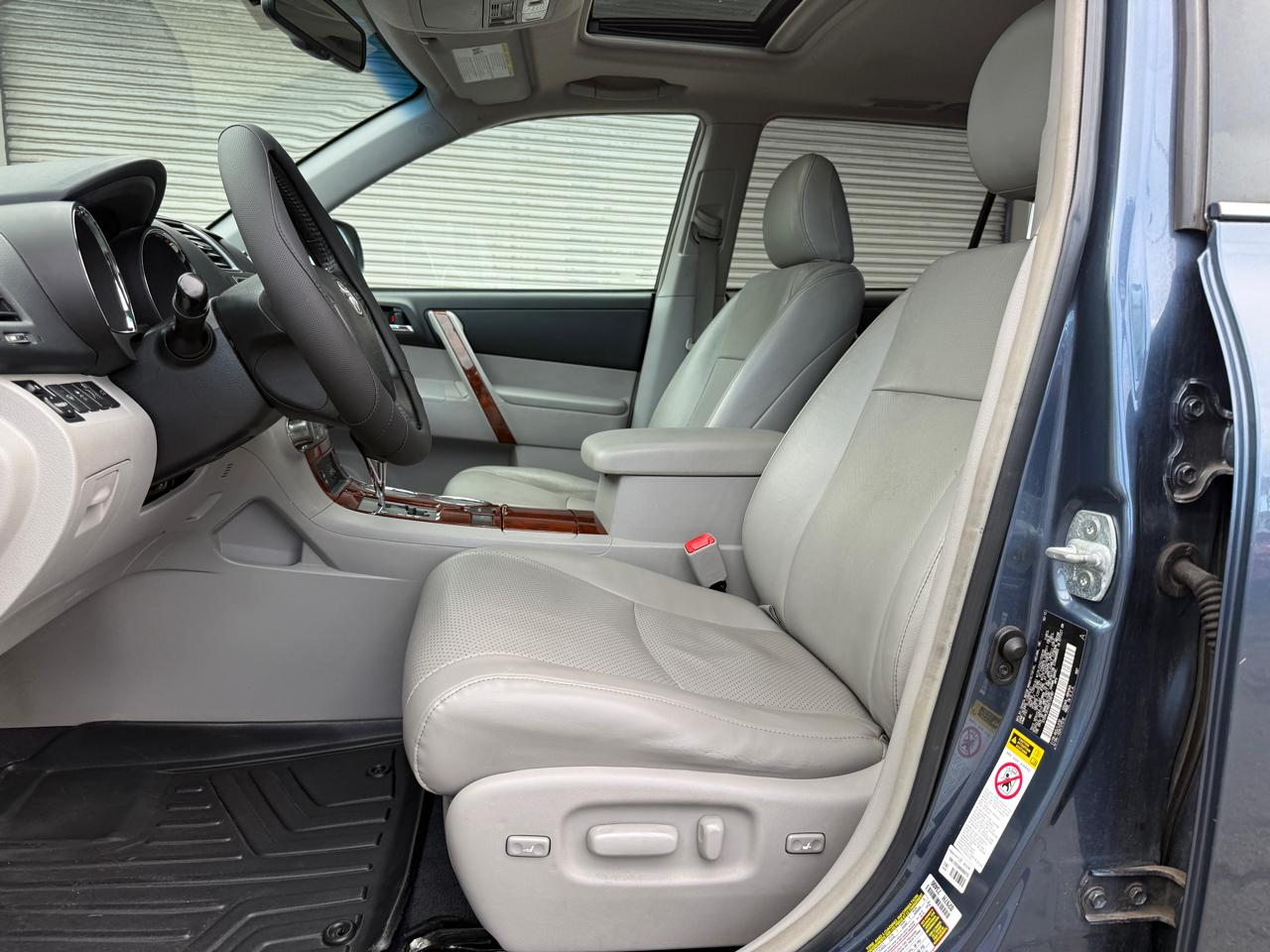 Toyota Highlander Limited 2013