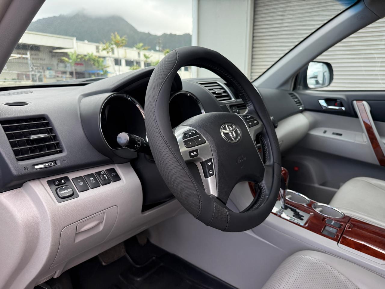 Toyota Highlander Limited 2013