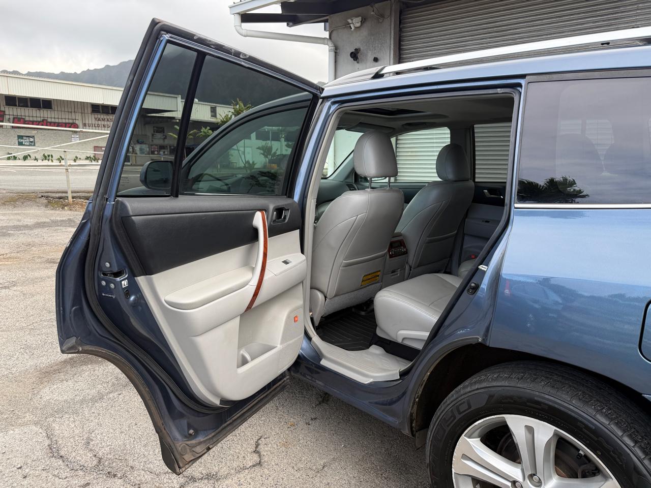Toyota Highlander Limited 2013