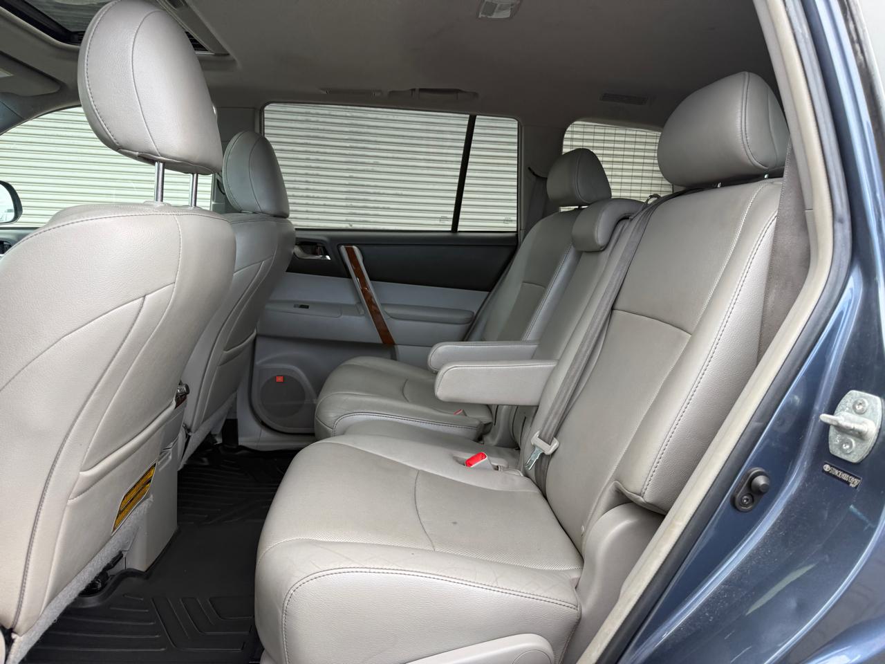 Toyota Highlander Limited 2013