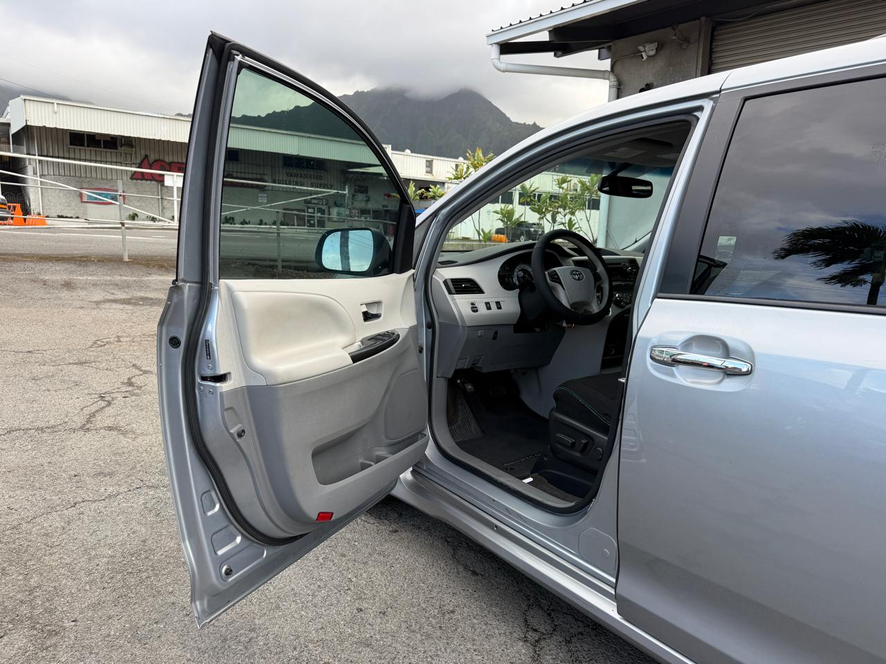 Toyota Sienna  2014
