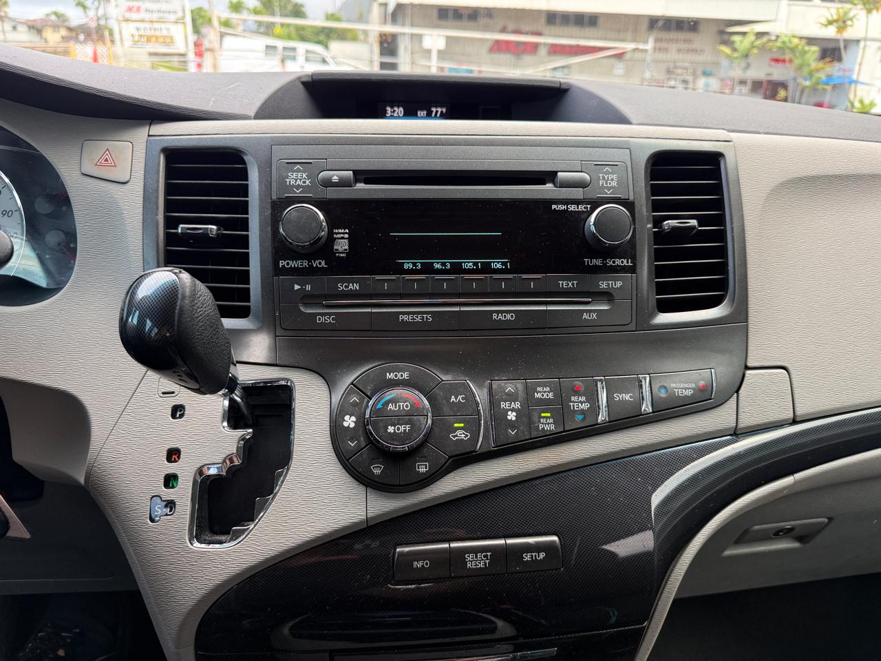 Toyota Sienna  2014