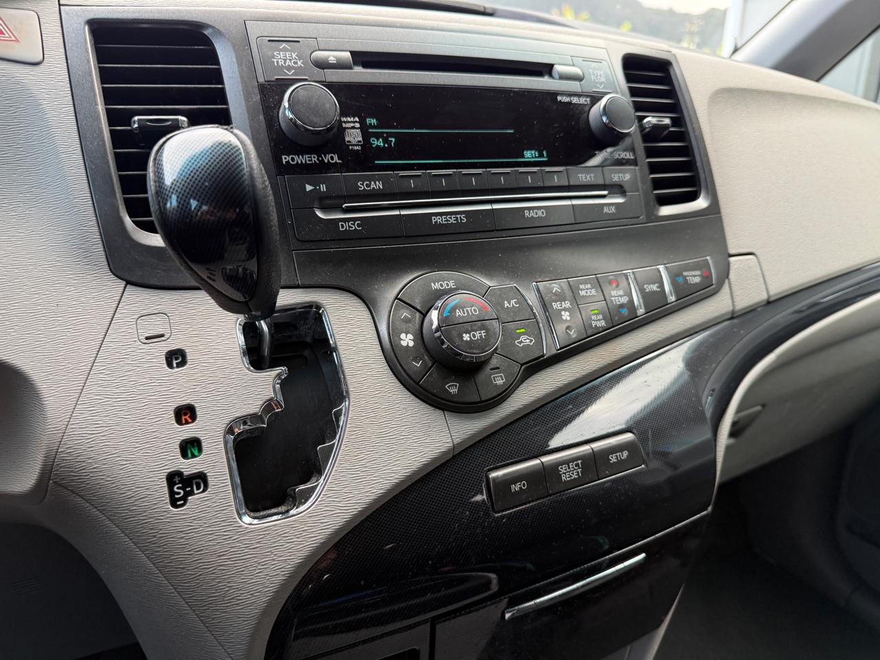 Toyota Sienna  2014