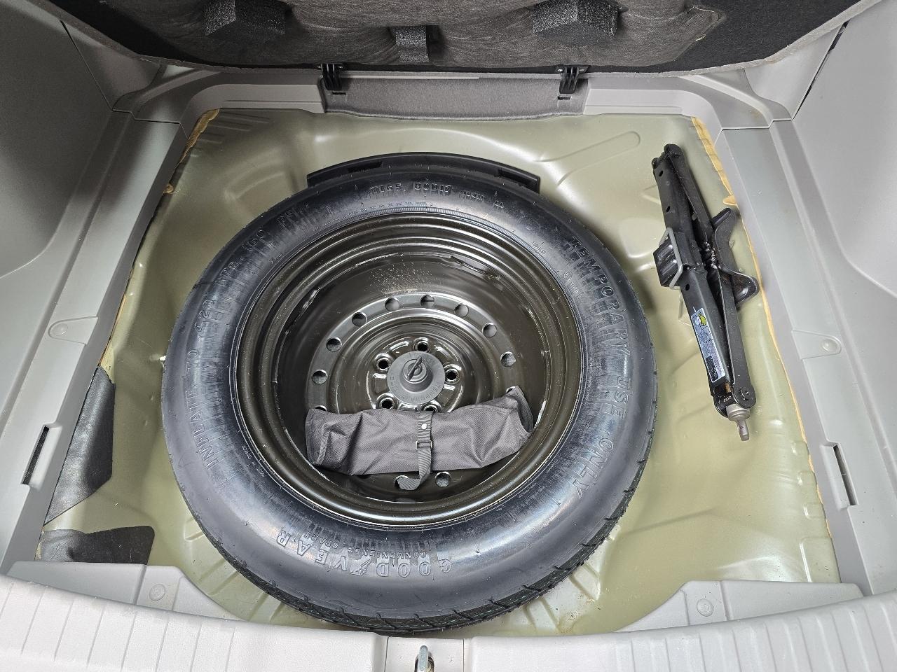 Honda CR-V LX 2WD 5-Speed AT 2012