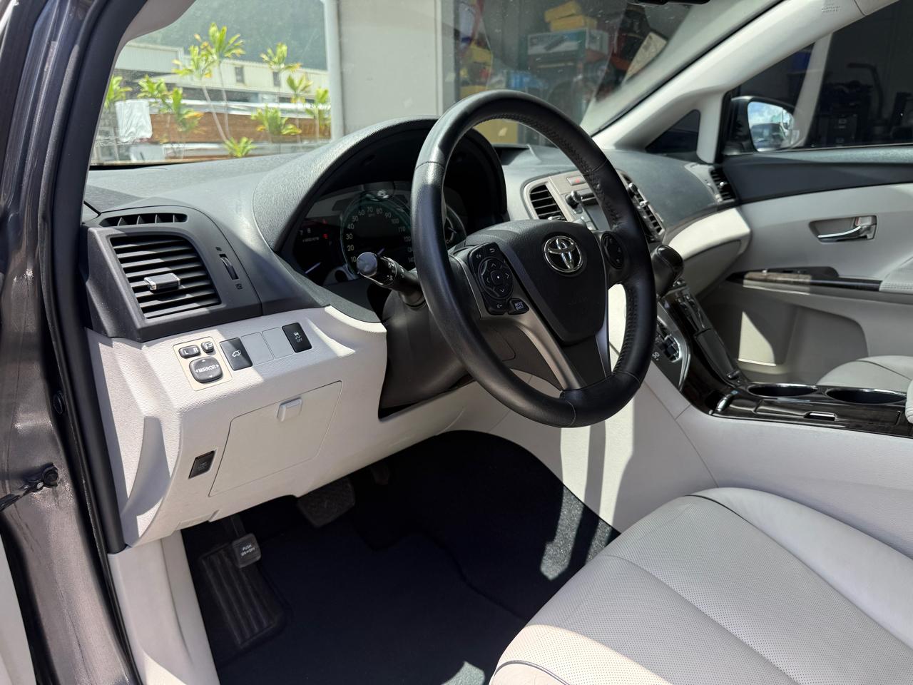 Toyota Venza XLE V6 FWD 2015