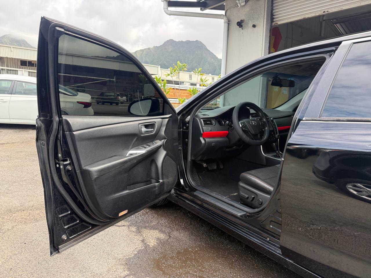 Toyota Camry SE 2017