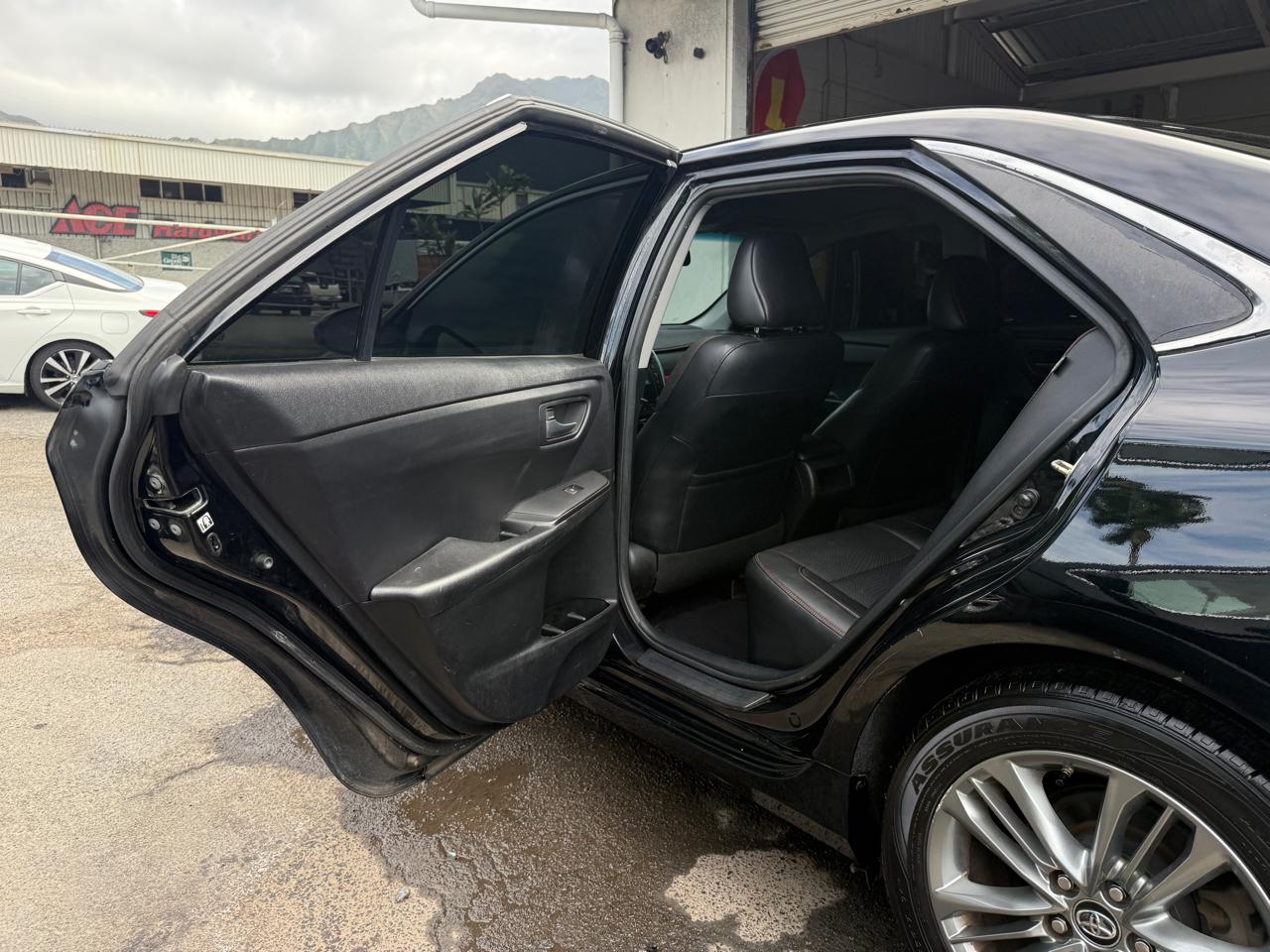 Toyota Camry SE 2017