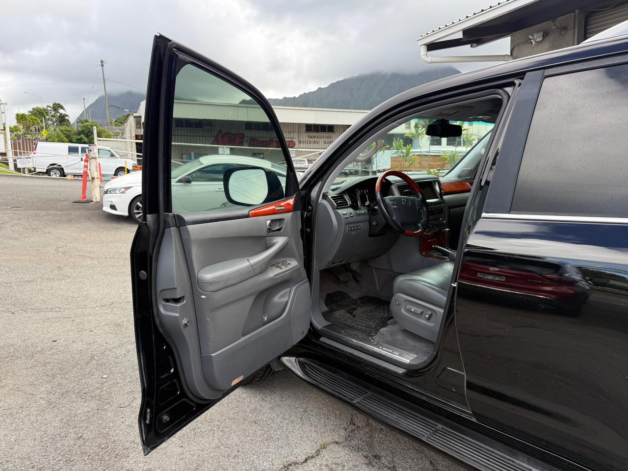 Lexus LX 570 Sport Utility 2008