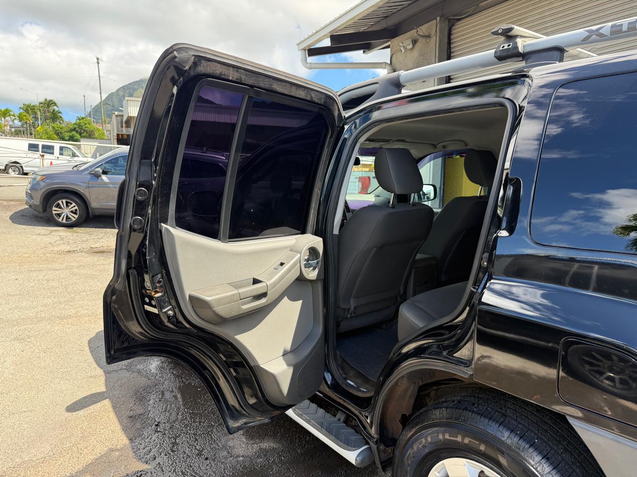 Nissan Xterra S 2012