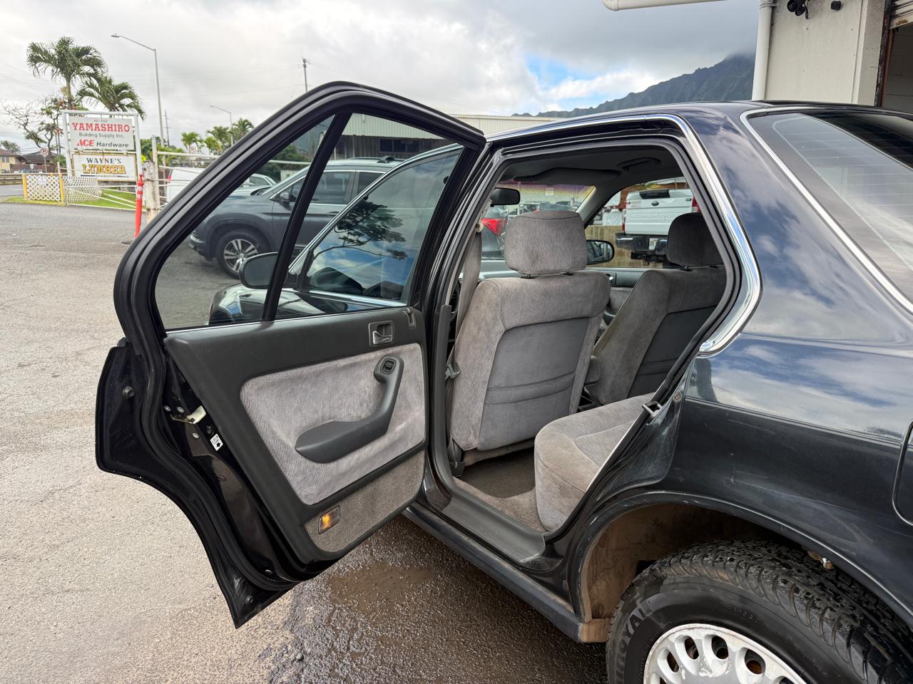 Honda Accord LX sedan 1992