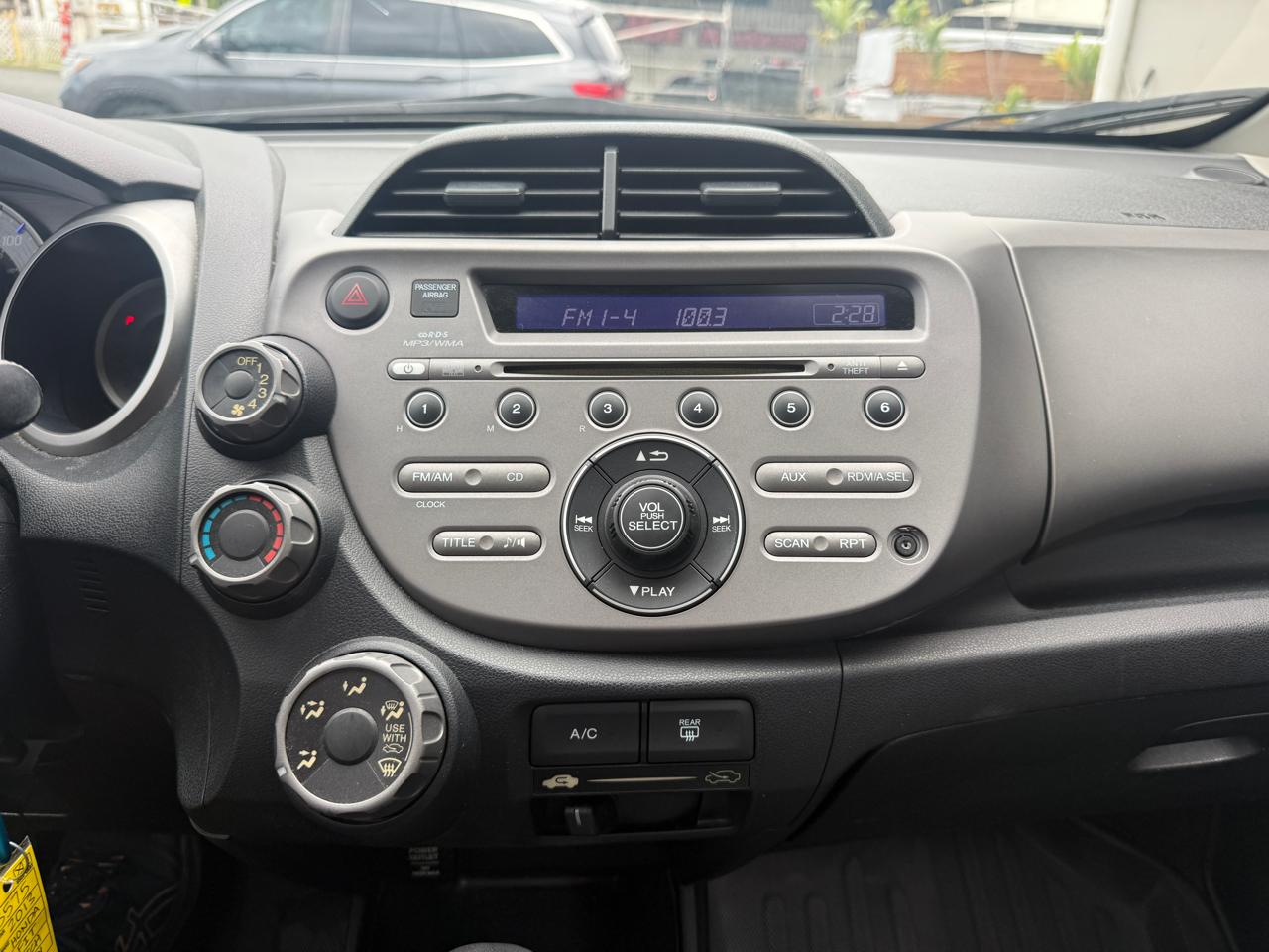 Honda Fit 5-Speed AT 2013