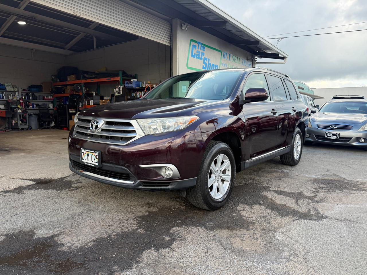 Toyota Highlander Plus 4D SUV FWD 2013