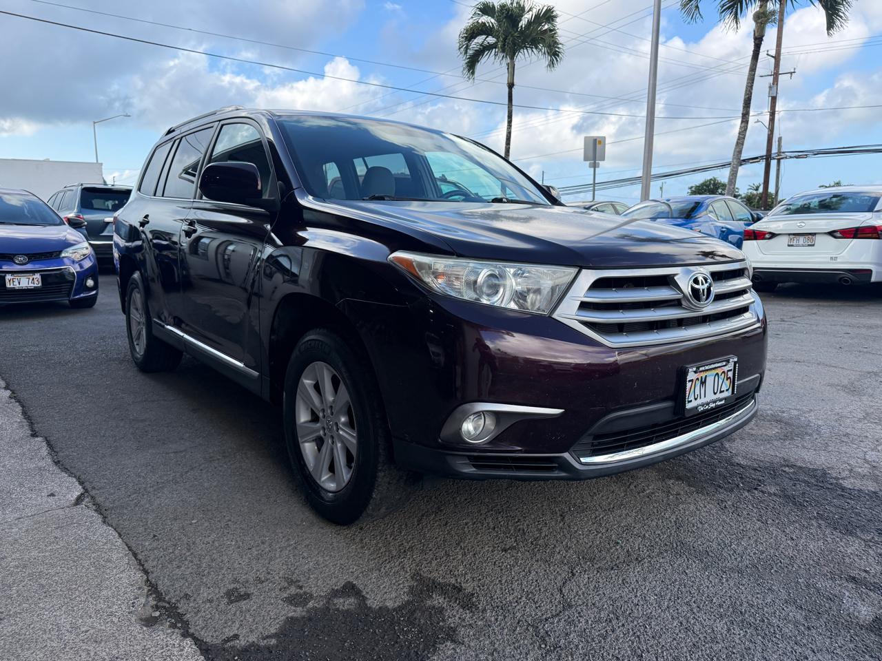 Toyota Highlander Plus 4D SUV FWD 2013