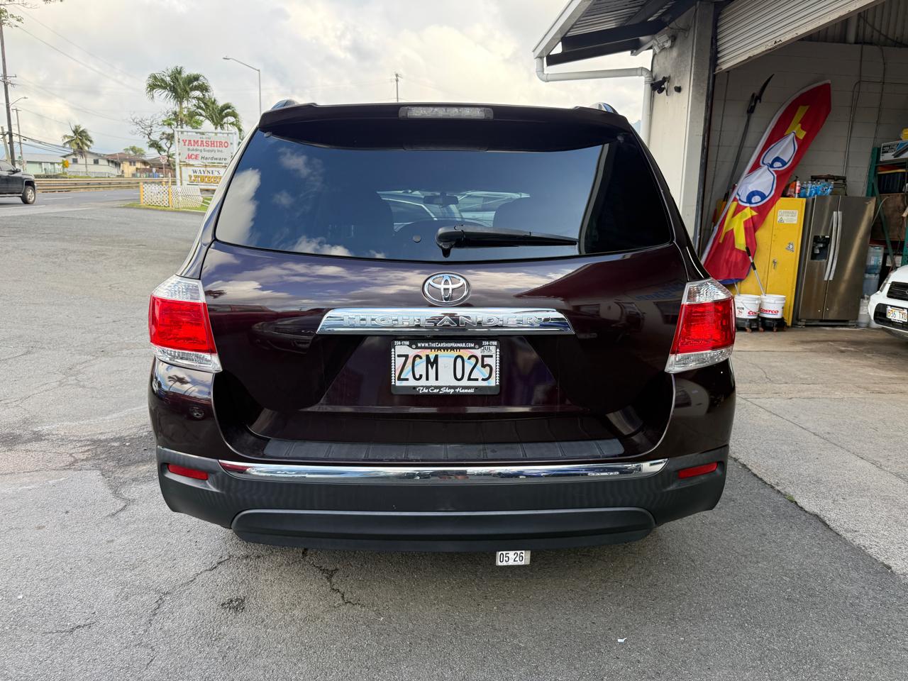 Toyota Highlander Plus 4D SUV FWD 2013